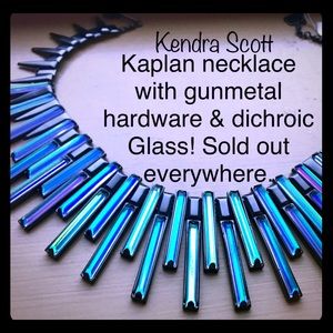 Necklace that shoots out rainbows 🌈 !